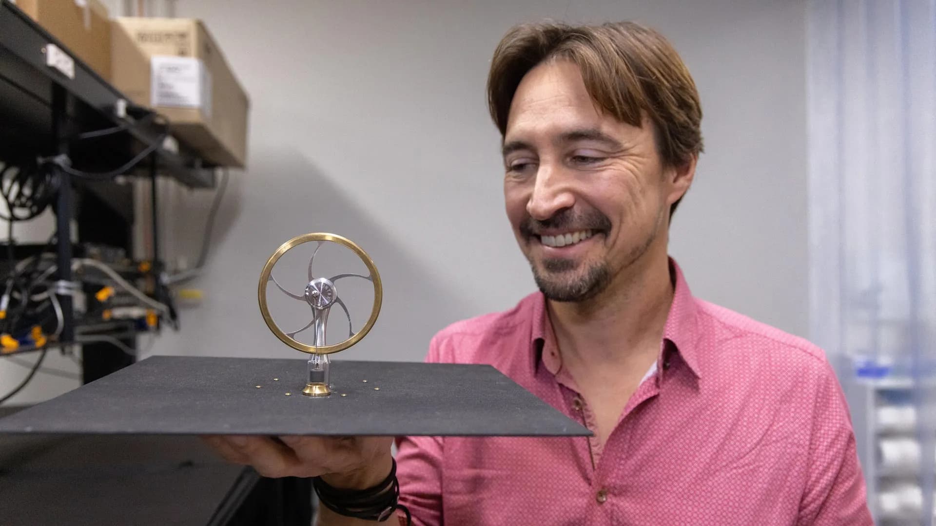 宇宙の冷たさで電力生成